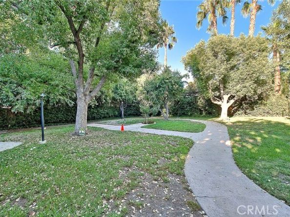 15051 Sherman Way F, Van Nuys (los Angeles) CA 91405