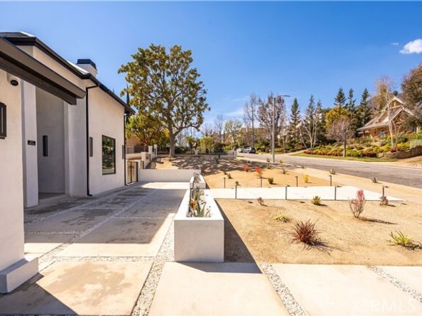 9077 Reales Street, Alta Loma (rancho Cucamonga) CA 91737