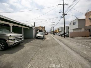 7347 Bakman Avenue, Sun Valley (los Angeles) CA 91352