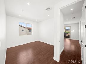 7615 Ani, North Hollywood (los Angeles) CA 91605