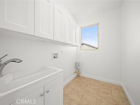 7615 Ani, North Hollywood (los Angeles) CA 91605