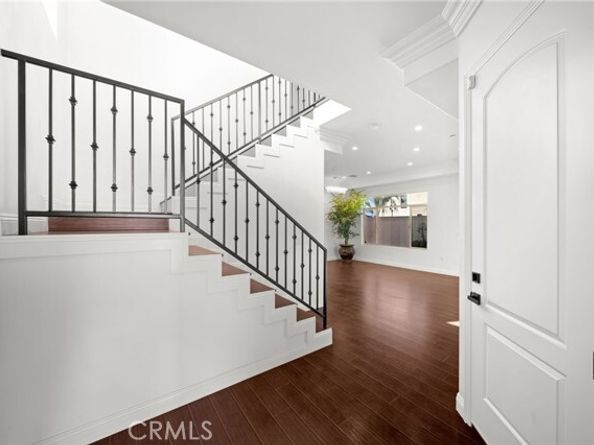 7615 Ani, North Hollywood (los Angeles) CA 91605