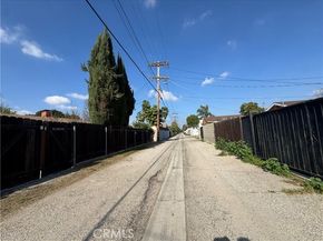 7823 Louise Avenue, Northridge (los Angeles) CA 91325