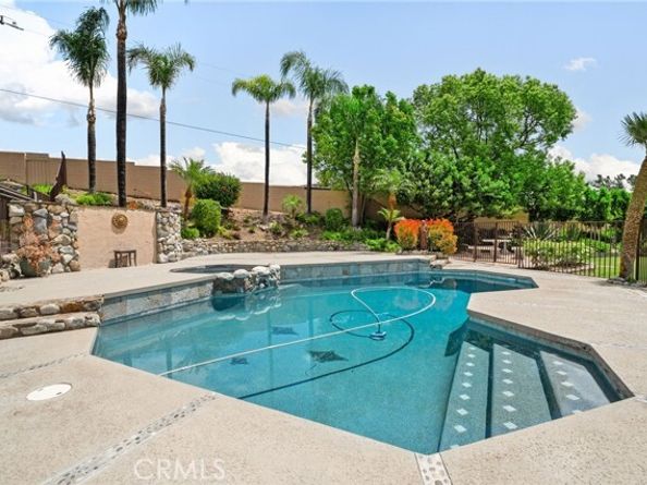 5297 Amethyst, Rancho Cucamonga CA 91737