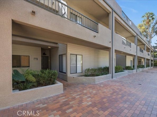 1310 E Orange Grove 102, Pasadena CA 91104