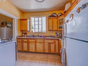 1437 25Th Ave, Oakland CA 94601