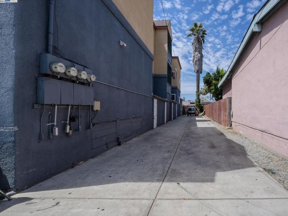 1437 25Th Ave, Oakland CA 94601