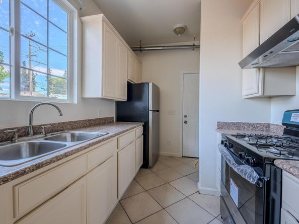 1437 25Th Ave, Oakland CA 94601