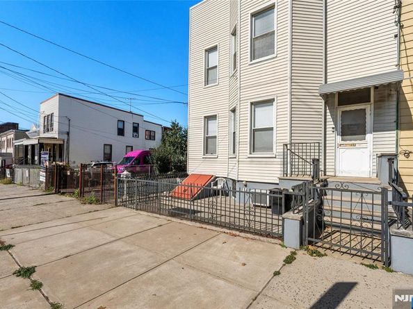 122 Broadway, Jersey City NJ 07306