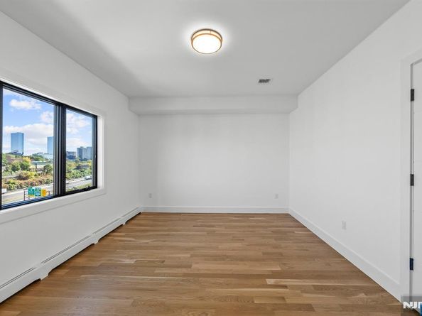 2160 Jones Road, Fort Lee NJ 07024