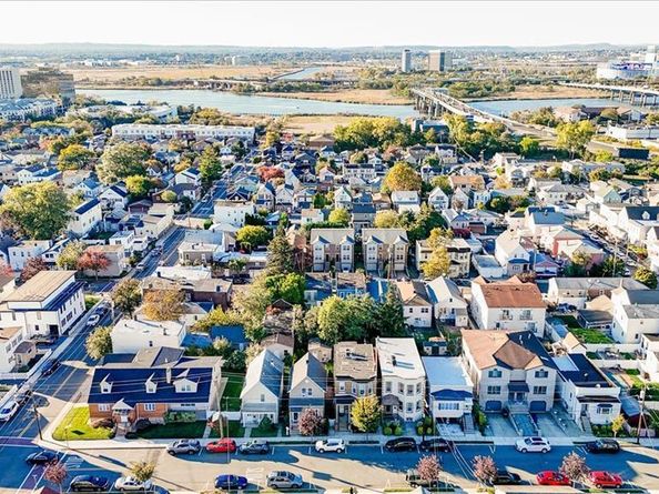 813 6th Street, Secaucus NJ 07094