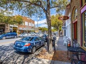 904  Haines Avenue , Dallas Texas 75208