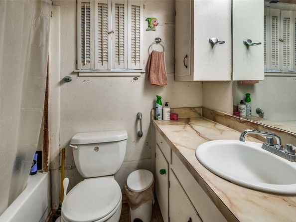 904  Haines Avenue , Dallas Texas 75208