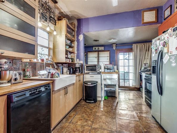 904  Haines Avenue , Dallas Texas 75208