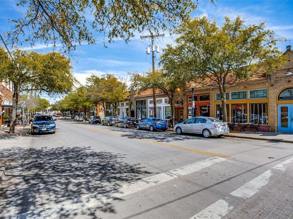 904  Haines Avenue , Dallas Texas 75208