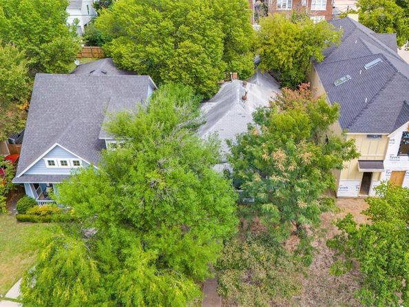 904  Haines Avenue , Dallas Texas 75208