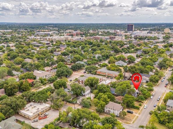 904  Haines Avenue , Dallas Texas 75208