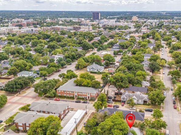 904  Haines Avenue , Dallas Texas 75208