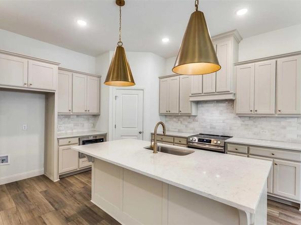 782  Sterling Drive , Benbrook Texas 76126