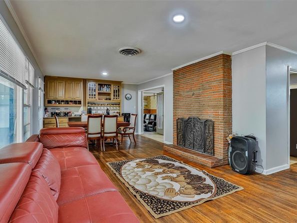 1420  Lake Shore Drive , Fort Worth Texas 76103