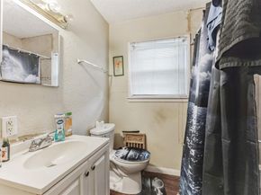 5512  Meadowbrook Drive , Fort Worth Texas 76112