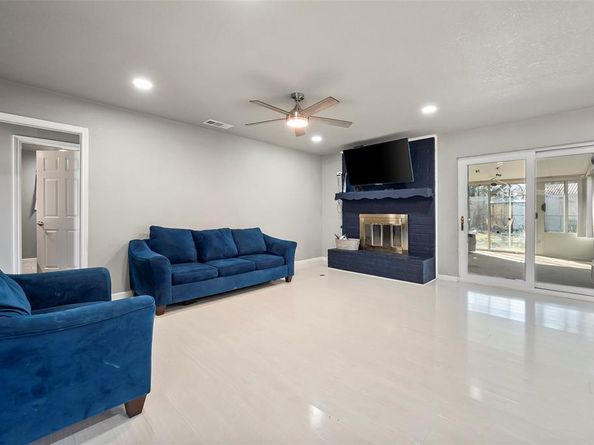 8917  Mahan Drive , Benbrook Texas 76116