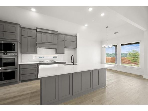 1128  Willow Lake Drive , DeSoto Texas 75115