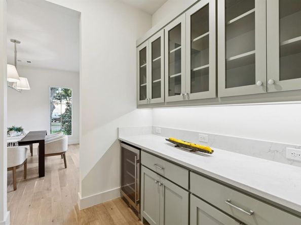 7611  Robin Road , Dallas Texas 75209