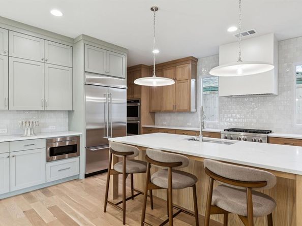 7611  Robin Road , Dallas Texas 75209