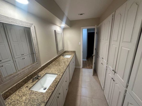 808  Portofino Drive , Arlington Texas 76012