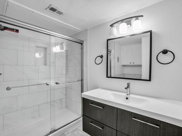 4777  Cedar Springs Road  8L, Dallas Texas 75219