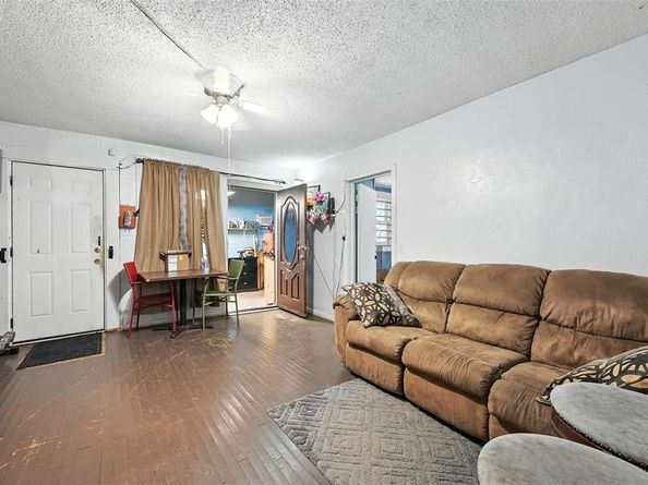 110 N Marlborough Avenue , Dallas Texas 75208