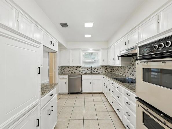 2213  Silver Holly Lane , Richardson Texas 75082