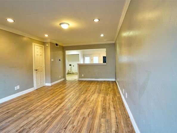 3420  Hidalgo Drive  206, Dallas Texas 75220