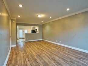 3420  Hidalgo Drive  206, Dallas Texas 75220