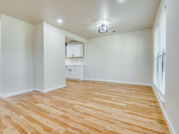 712 W Five Mile Parkway , Dallas Texas 75224