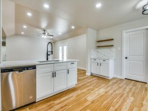 712 W Five Mile Parkway , Dallas Texas 75224