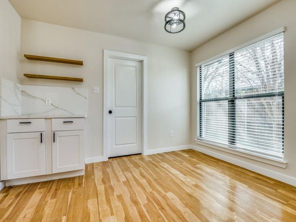 712 W Five Mile Parkway , Dallas Texas 75224