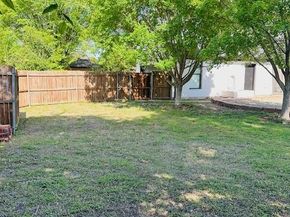 712 W Five Mile Parkway , Dallas Texas 75224