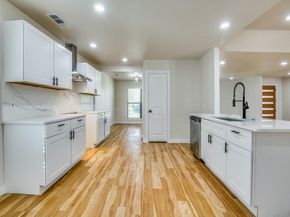 712 W Five Mile Parkway , Dallas Texas 75224