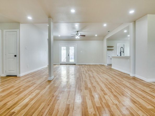 712 W Five Mile Parkway , Dallas Texas 75224