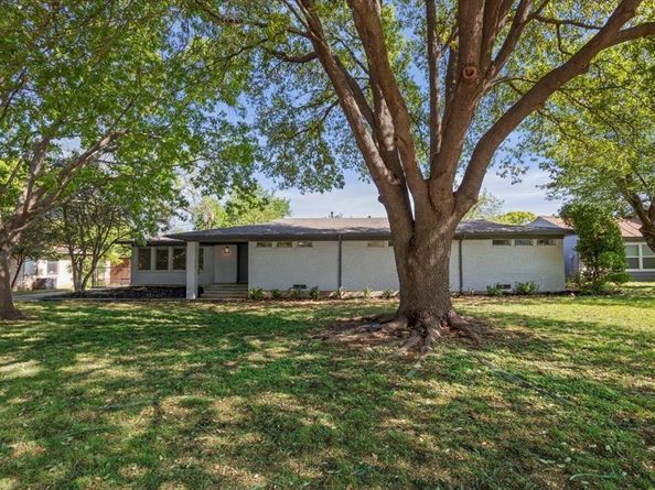 3848  South Drive , Fort Worth Texas 76109
