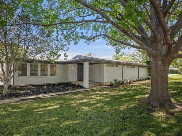 3848  South Drive , Fort Worth Texas 76109