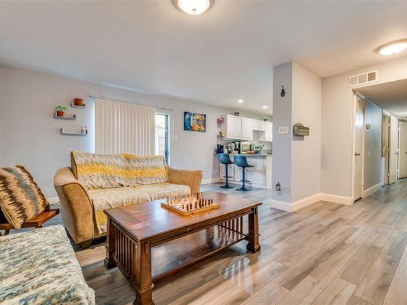 5705  Harvest Hill Road  1029, Dallas Texas 75230