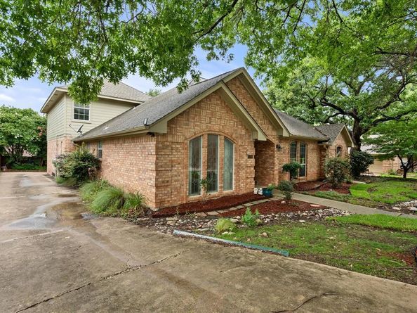 5206  Independence Avenue , Arlington Texas 76017