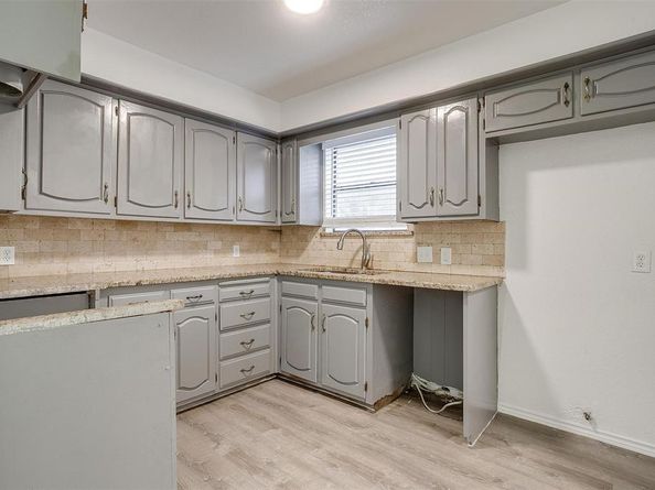 3925  Singleleaf Lane , Fort Worth Texas 76133