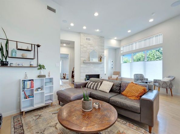 2802  Lee Street , Dallas Texas 75206