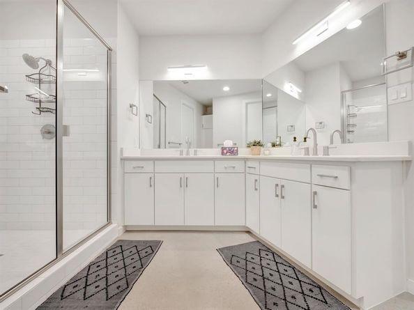 2802  Lee Street , Dallas Texas 75206