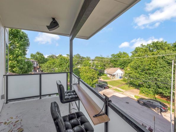2802  Lee Street , Dallas Texas 75206