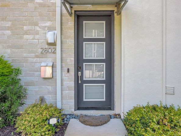 2802  Lee Street , Dallas Texas 75206